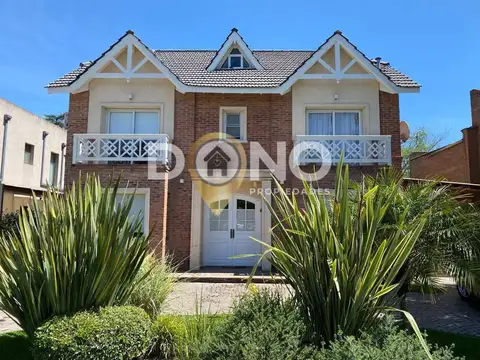 Casa en Venta en Agua Caliente, El Carmen