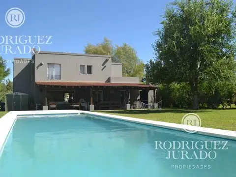 Casa en Venta en Cabreria, Santa Catalina