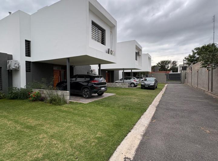 Casa · 125m² · 2 Ambientes · 1 Cochera