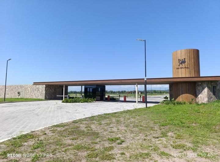 Terreno · 866m²
