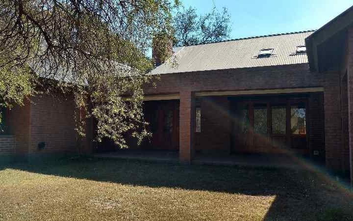 Casa · 300m² · 3 Dormitorios