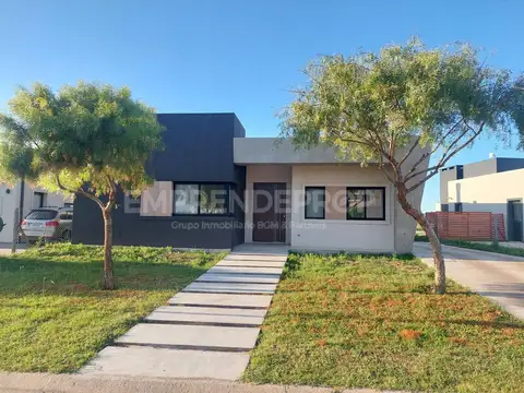 Casa en Alquiler en Pilar del Este - San Ramiro, Countries y Barrios Cerrados en Pilar