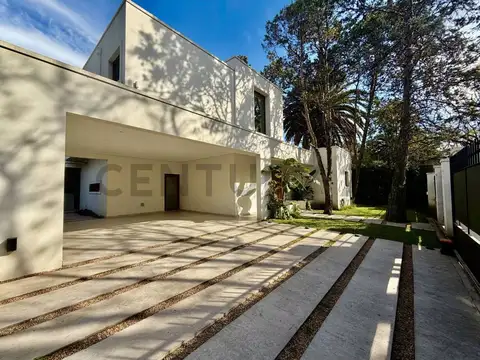 Casa en Venta en Villa Gobernador Udaondo, Partido de Ituzaingó