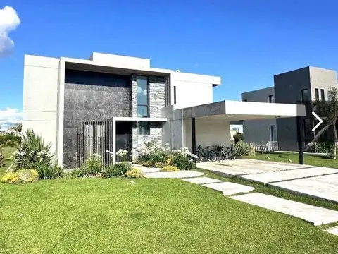 Casa en Venta en Terralagos, Canning