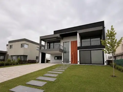 Casa en Venta en Terralagos, Canning