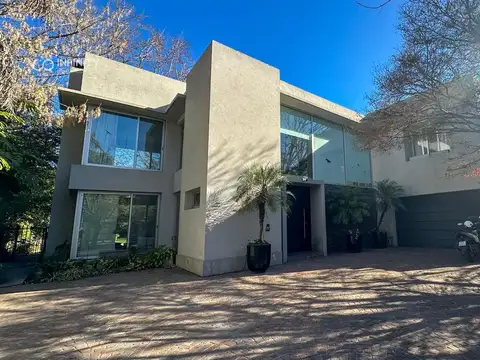 Casa en Venta en Jockey, San Isidro