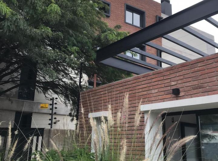 Casa · 190m² · 3 Ambientes · 2 Cocheras