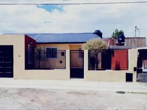 Casa en Venta en Caleta Olivia, Deseado