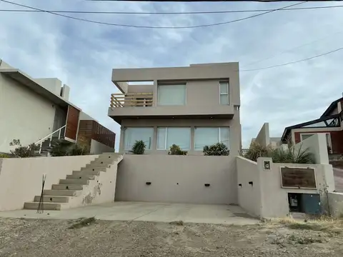 Casa en Venta en Caleta Olivia, Deseado