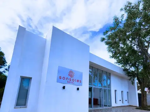 Hotel en Venta en Paso de la Patria, San Cosme