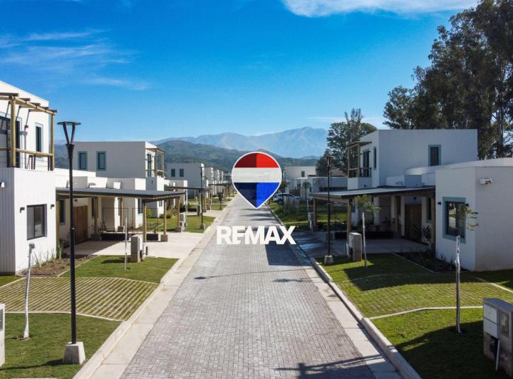 Casa · 190m² · 5 Ambientes · 2 Cocheras