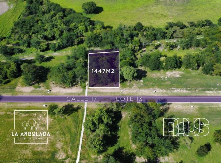 Terreno · 1447m²