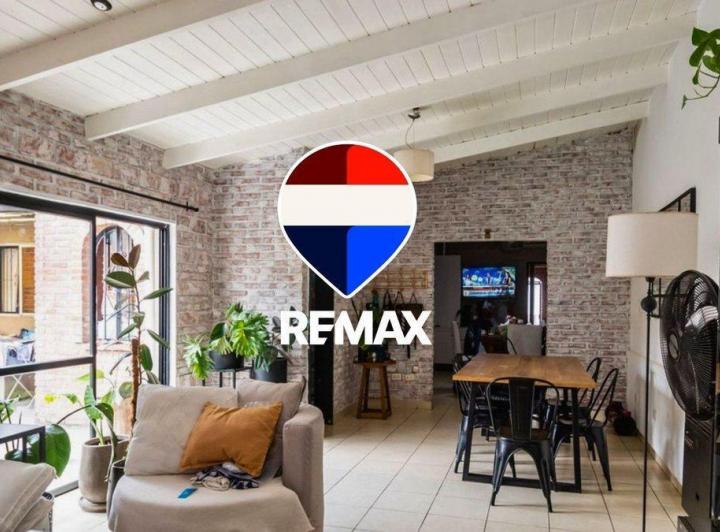 Casa · 150m² · 5 Ambientes · 2 Cocheras