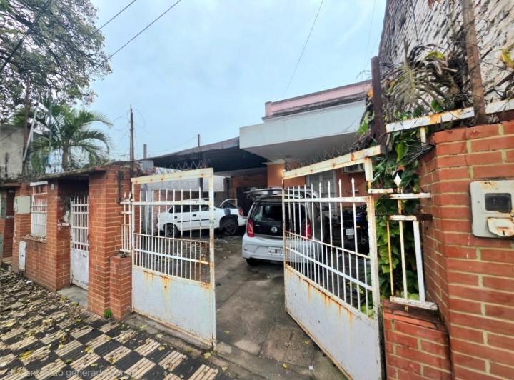 Casa · 120m² · 4 Ambientes · 2 Cocheras