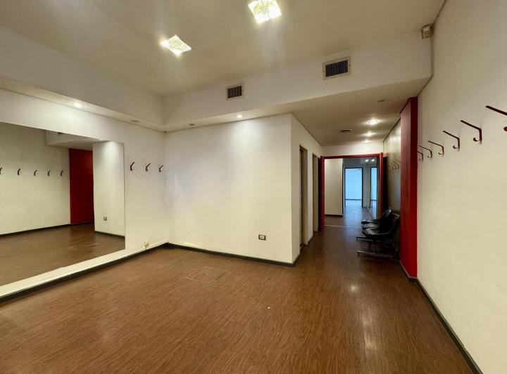 Local comercial · 101m² · 5 Ambientes