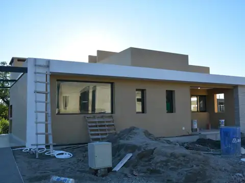 Casa en Venta en La Arbolada, Merlo