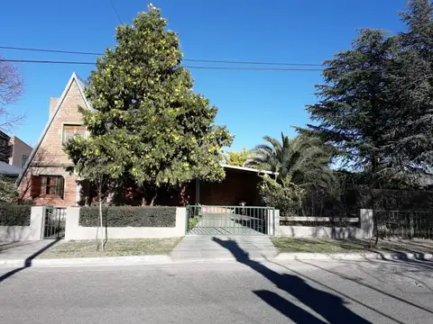 Casa en Venta en Juana Koslay, Juan Martín de Pueyrredón