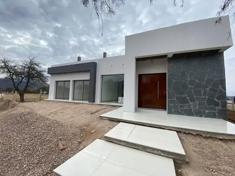 Casa en Venta en Juana Koslay, Juan Martín de Pueyrredón