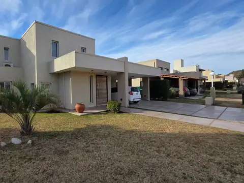 Casa en Venta en Juana Koslay, Juan Martín de Pueyrredón