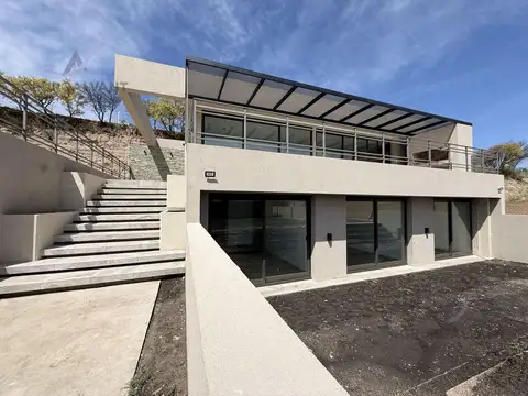 Casa en Venta en Juana Koslay, Juan Martín de Pueyrredón