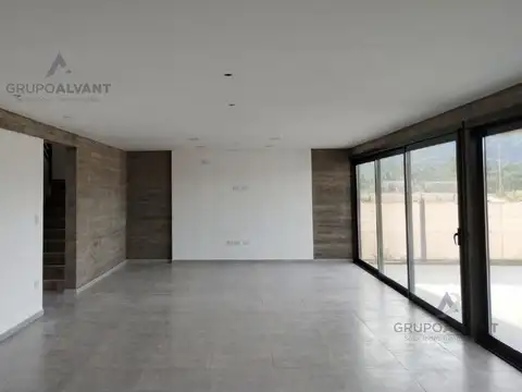 Casa en Venta en Juana Koslay, Juan Martín de Pueyrredón