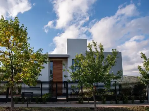 Casa en Venta en Juana Koslay, Juan Martín de Pueyrredón