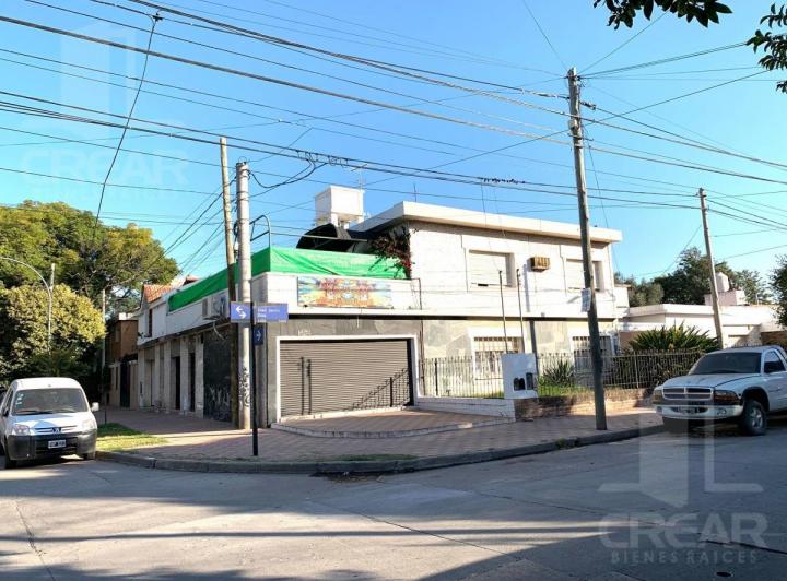 Casa · 347m² · 10 Ambientes · 1 Cochera