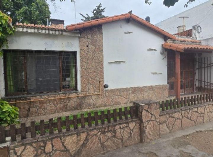 Casa · 146m² · 5 Ambientes · 2 Cocheras