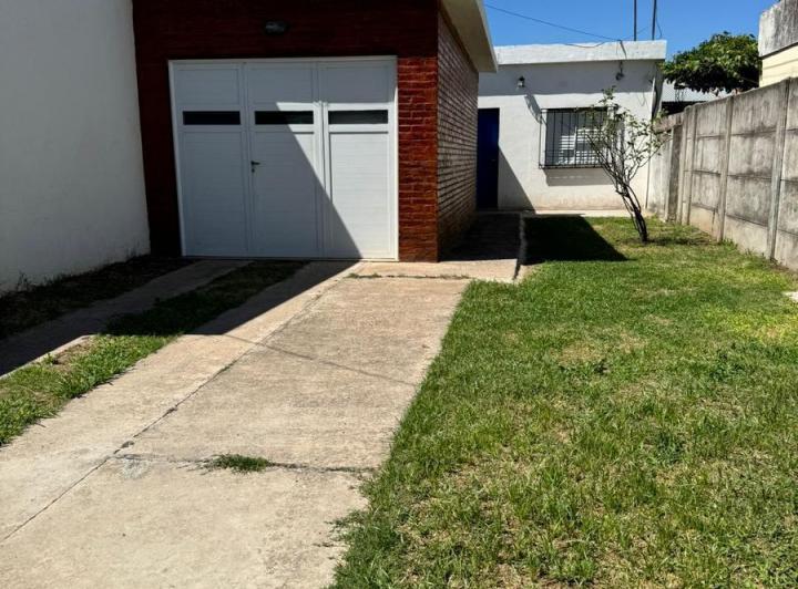 Casa · 180m² · 4 Ambientes · 1 Cochera