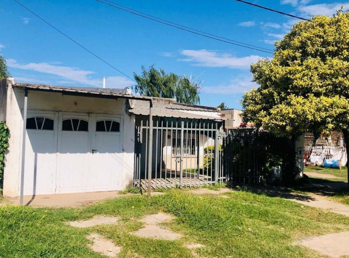 Casa · 254m² · 4 Ambientes · 2 Cocheras