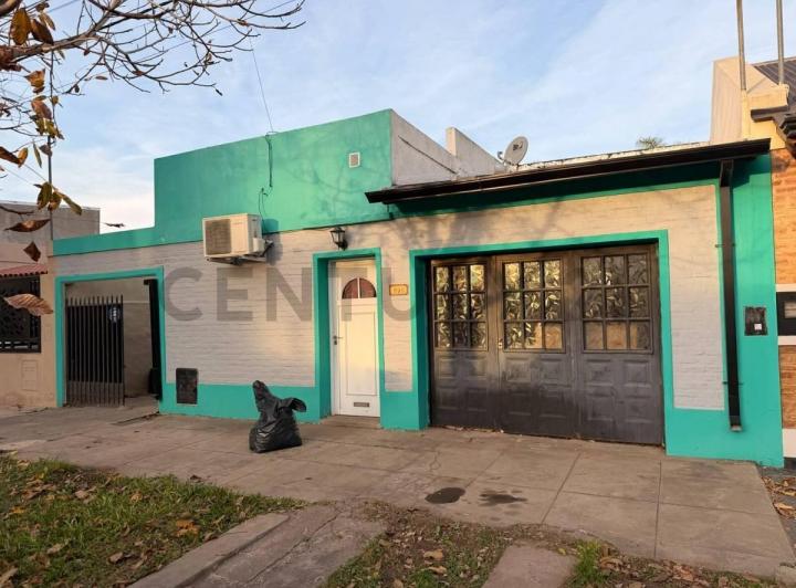 Casa · 73m² · 4 Ambientes · 1 Cochera