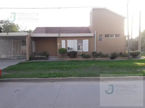 Casa en Venta en Villa Angela, Mayor Luis J. Fontana