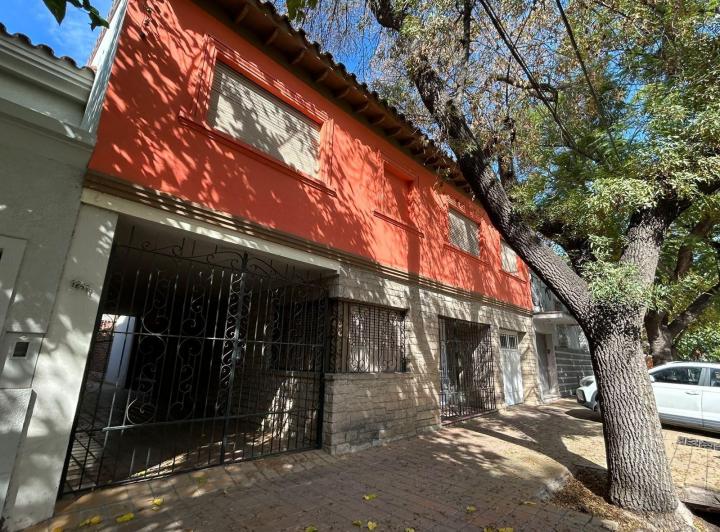Local comercial · 244m² · 5 Ambientes · 1 Cochera