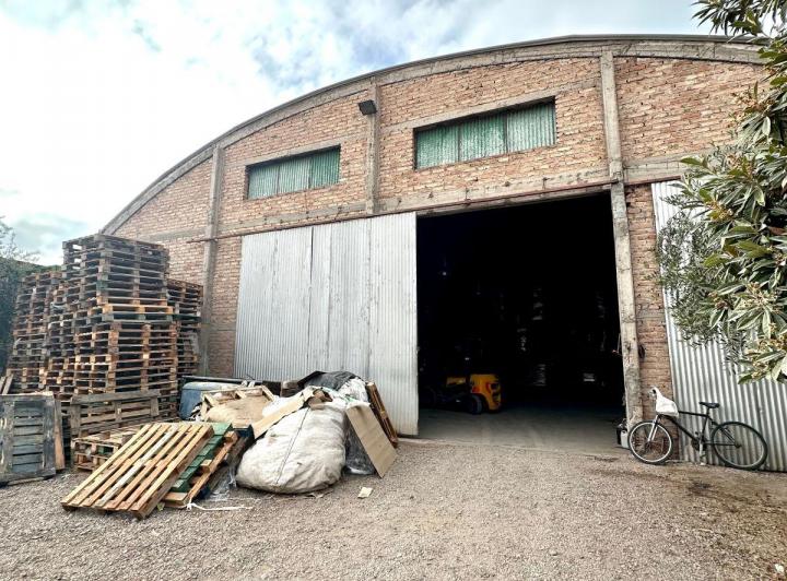 Bodega-Galpón · 400m² · 2 Ambientes