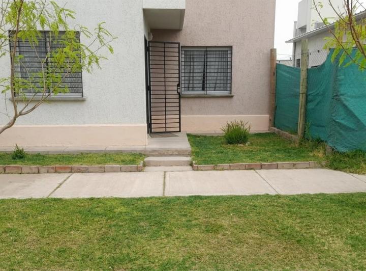 Casa · 80m² · 3 Ambientes · 1 Cochera