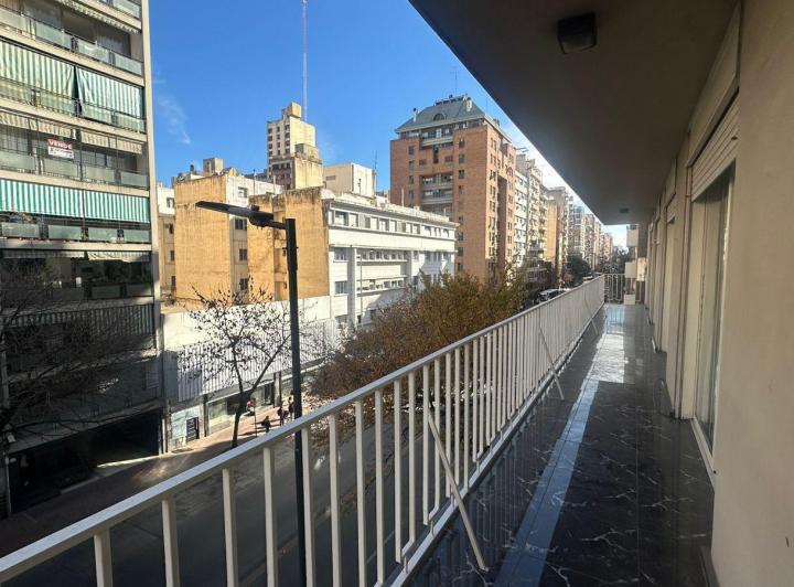 Departamento · 200m² · 4 Ambientes · 1 Cochera