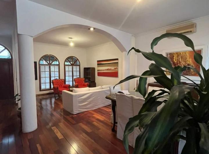 Casa · 212m² · 4 Ambientes