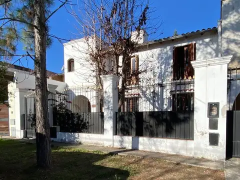 Casa en Venta en Barrio Grand Bourg, Salta