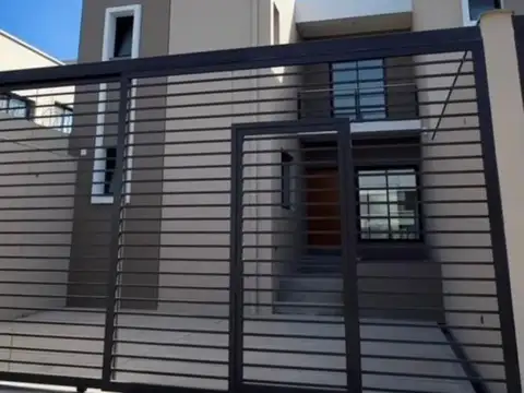 Casa en Venta en Barrio Grand Bourg, Salta