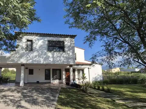 Casa en Venta en Praderas De San Lorenzo, Countries y Barrios Cerrados en San Lorenzo