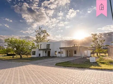Casa en Venta en Praderas De San Lorenzo, Countries y Barrios Cerrados en San Lorenzo