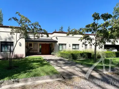 Casa en Venta en San Lorenzo, Capital