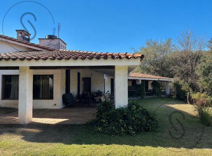 Casa · 293m² · 7 Ambientes · 1 Cochera