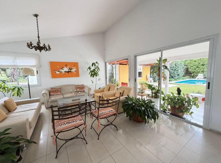 Casa · 265m² · 6 Ambientes
