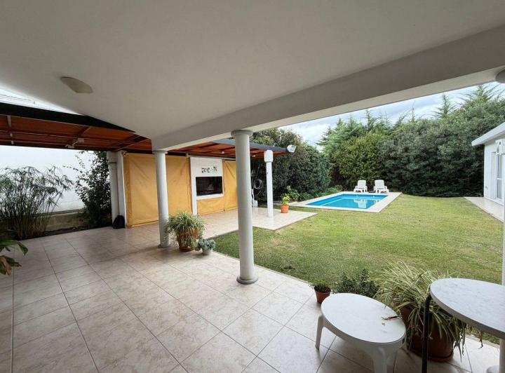 Casa · 265m² · 6 Ambientes