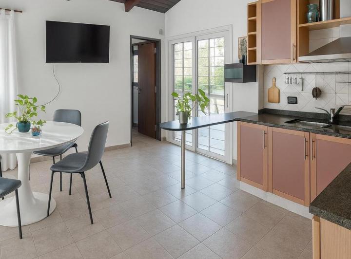 Casa · 1500ha · 5 Ambientes · 2 Cocheras