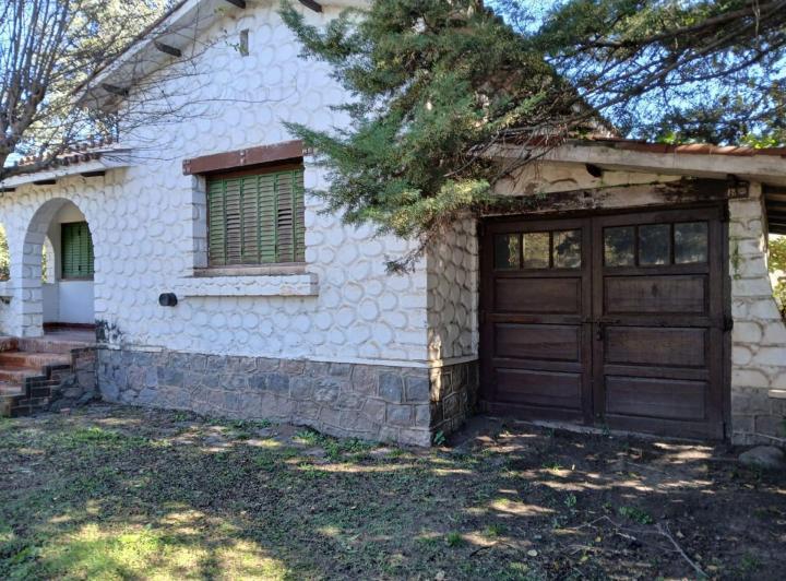 Casa · 216m² · 10 Ambientes · 1 Cochera