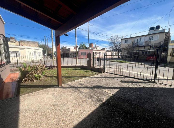 Casa · 100m² · 4 Ambientes · 1 Cochera