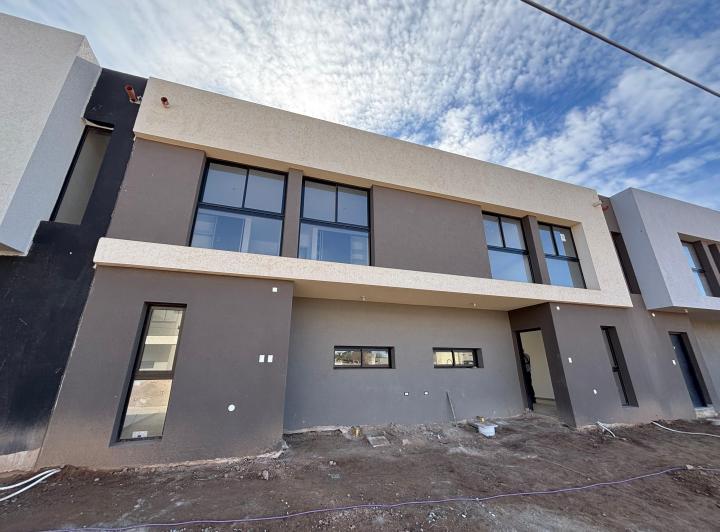 Casa · 110m² · 4 Ambientes · 1 Cochera