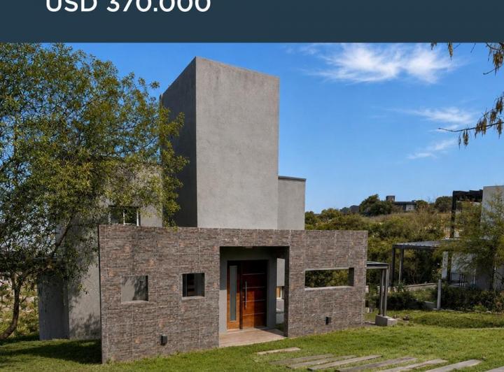 Casa · 350m² · 5 Ambientes · 2 Cocheras
